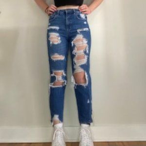 American Eagle Ripped Mom jeans